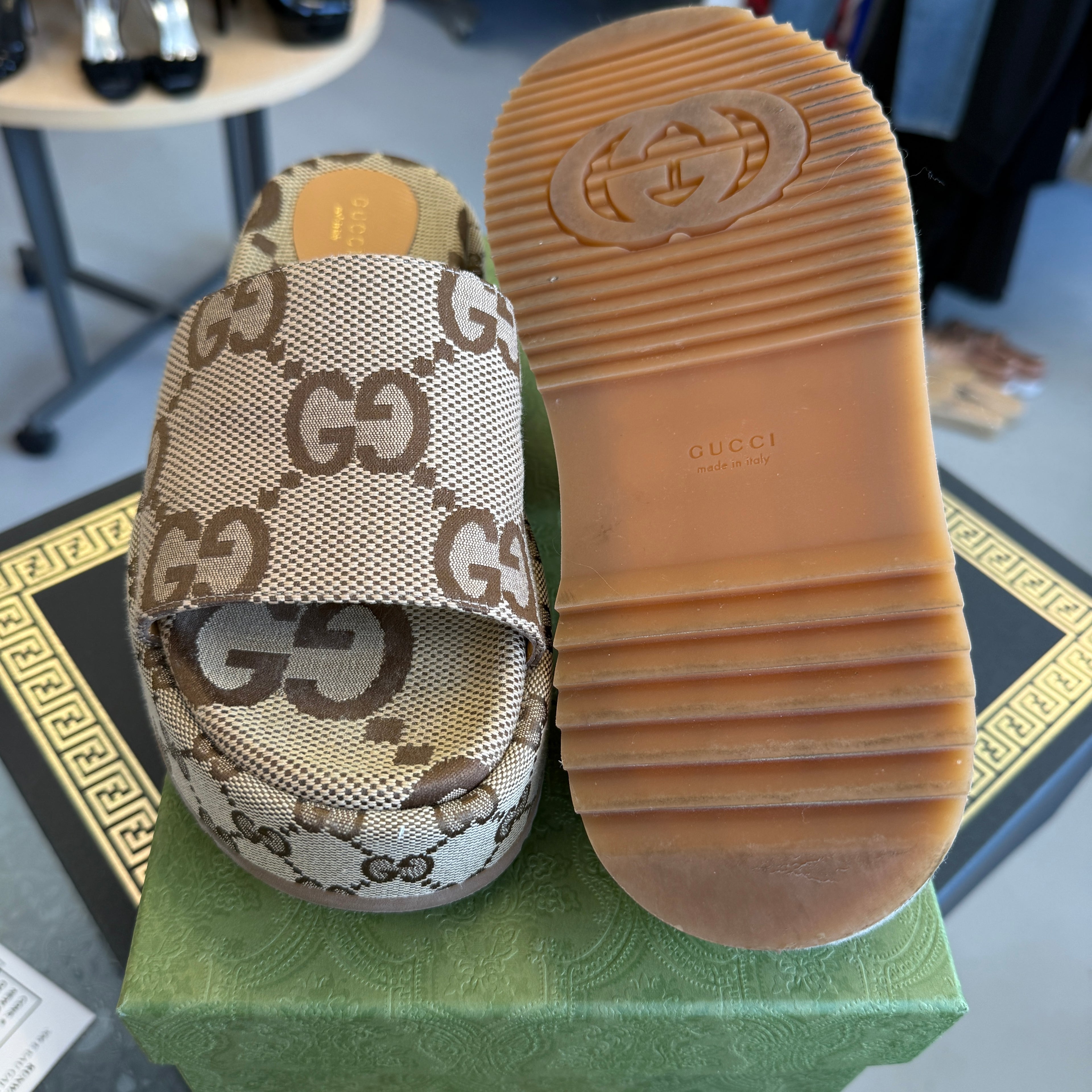 SLIDES GUCCI BEIGE 38.5 US 8